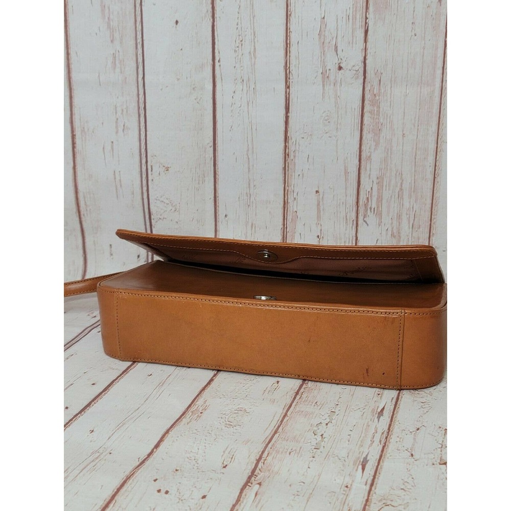 Fossil Structured Leather Handbag - Picture 10 of 11